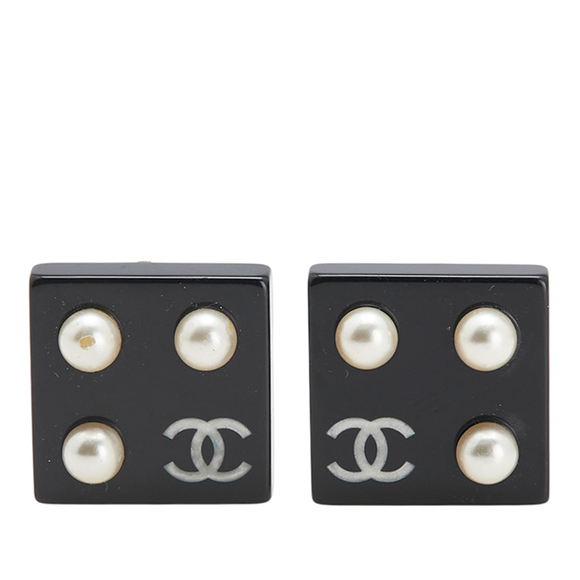 Pre-Loved Chanel Square Acrylic and Faux Pearls Clip On Earrings - Picture 1 of 3